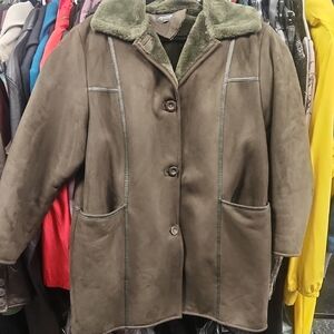 Fen-nelli Women's Army Green Coat with Dark Green Accents